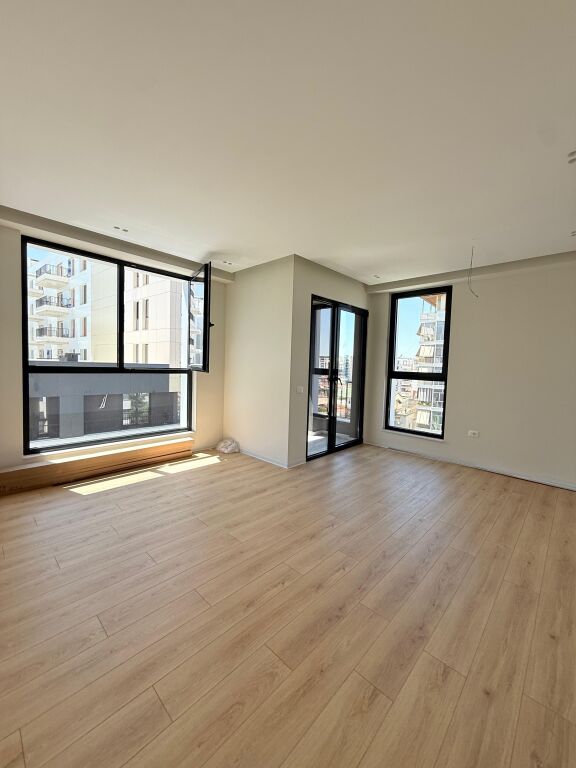 🏡 Shitet Apartament 2+1 + Post Parkimi – Rruga Jordan Misja, pranë SPAK