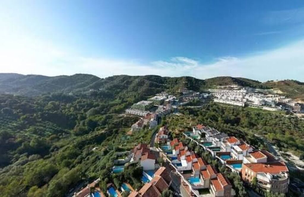 Luxury Villa with Pool for Rent – Residence "Kodra e Diellit 1"