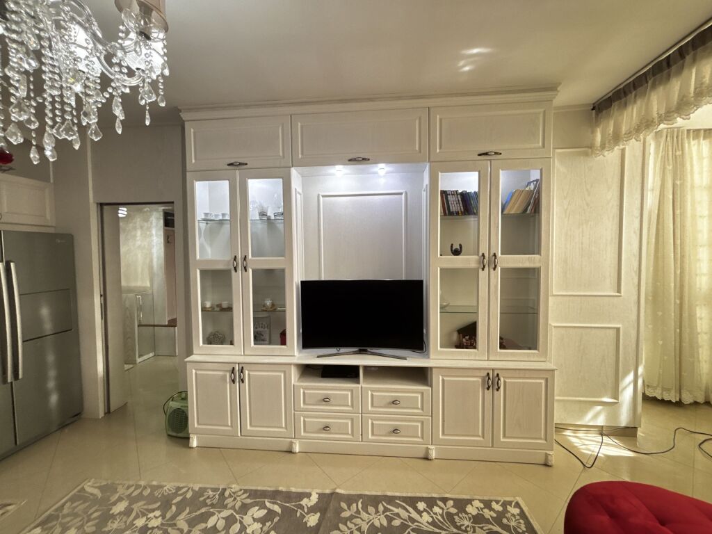 Jepet me Qira Apartamenti 2+1+2 te Ish Rajoni,Durres!