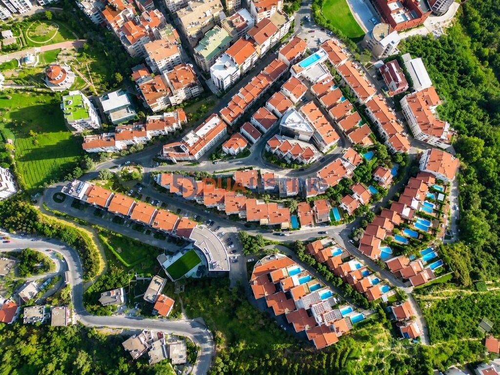 Vilë Luksoze me Pishinë për Qira – Rezidenca "Kodra e Diellit 1"
