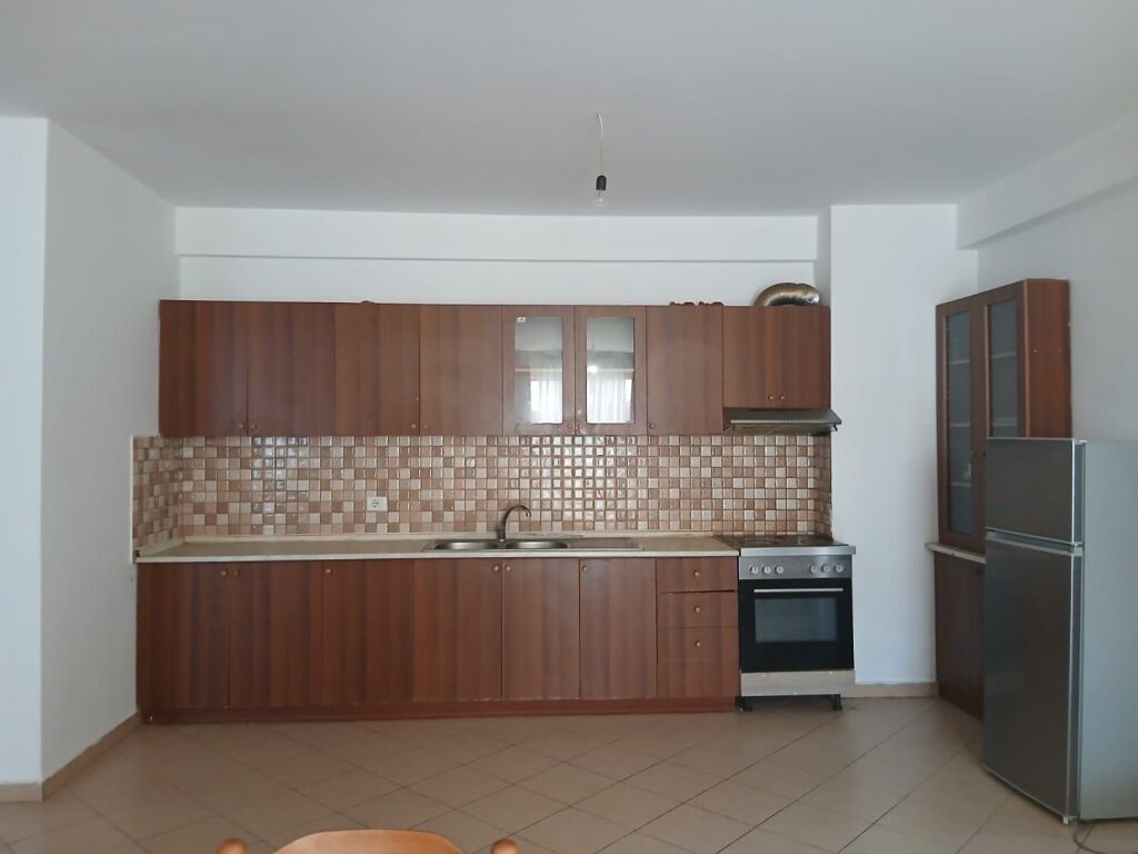 Appartamento 2+1+1 con Balcone in Affitto