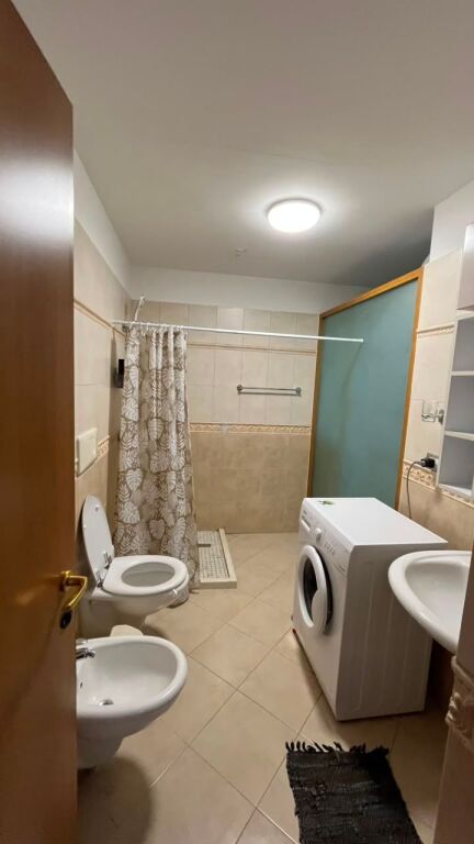 🏡 Jepet me Qira Apartament 3+1 me Pamje të Plotë nga Deti – Vollga, Durrës