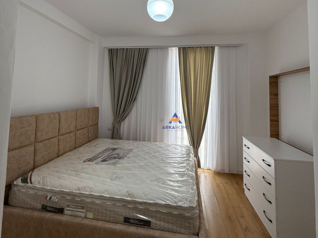 APARTMENT FOR RENT 2+1+VERANDA "UNAZA E RE" 600 EURO.
