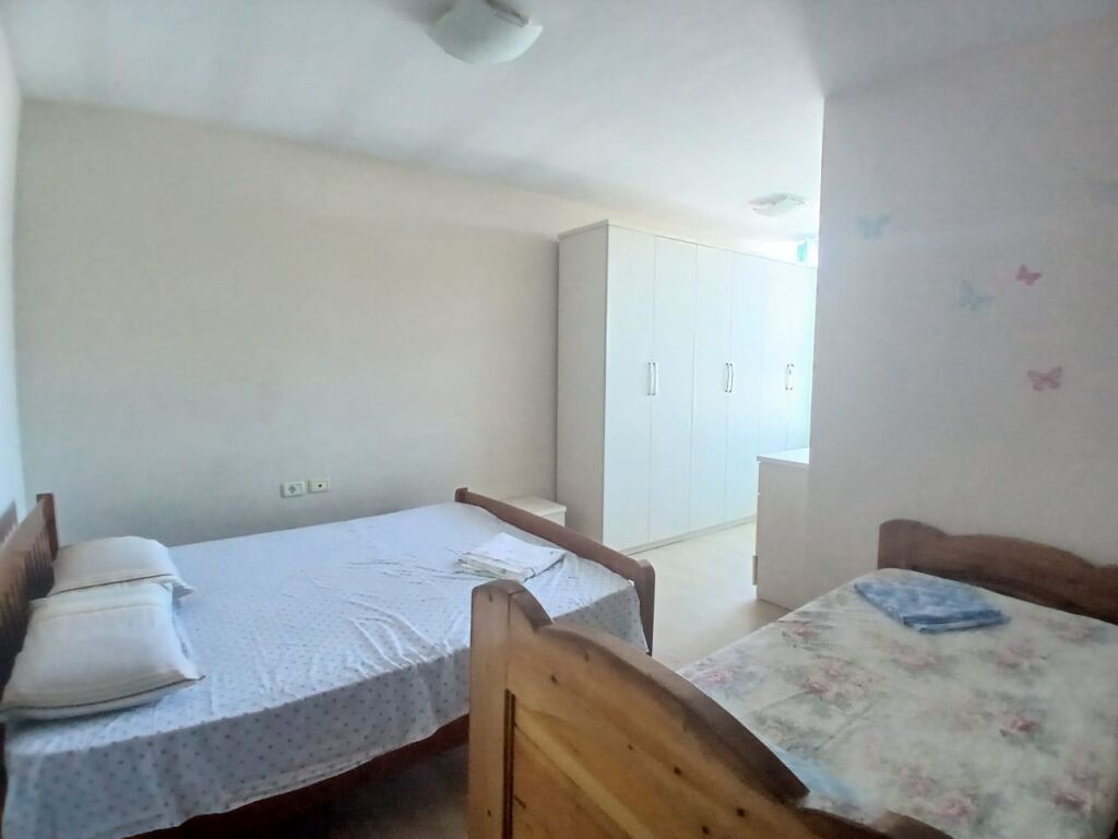 Jepet Me Qera Apartament 1+1+1 Ballkon