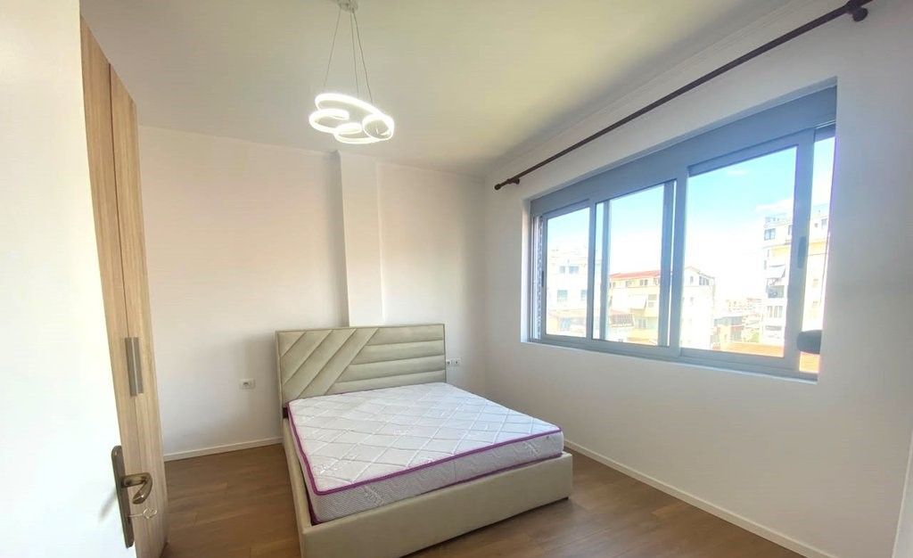 Shitet Apartament 1+1 , Kodra e Diellit