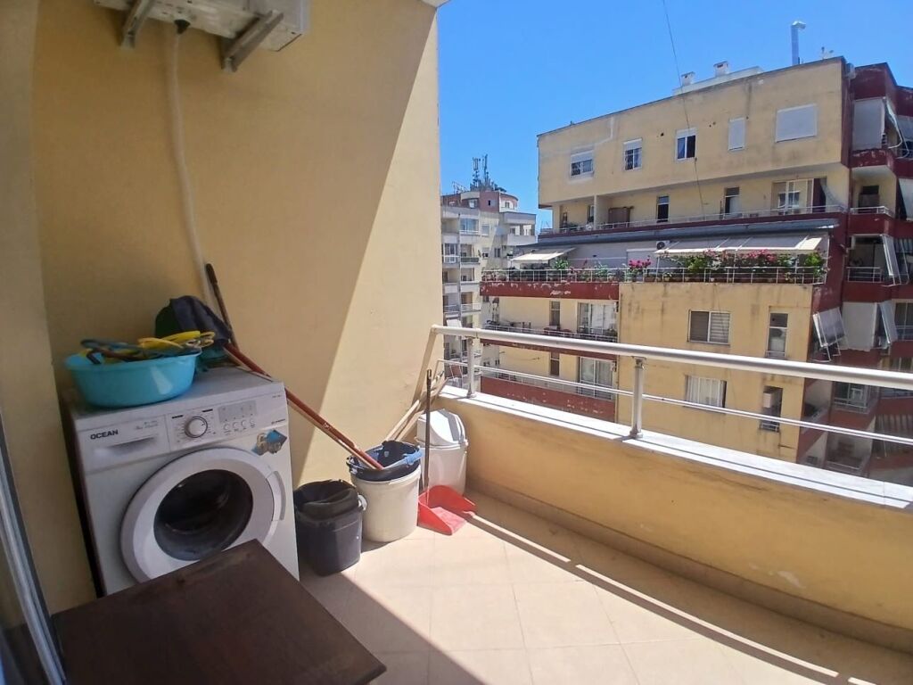 Appartamento 2+1+1 con Balcone in Affitto