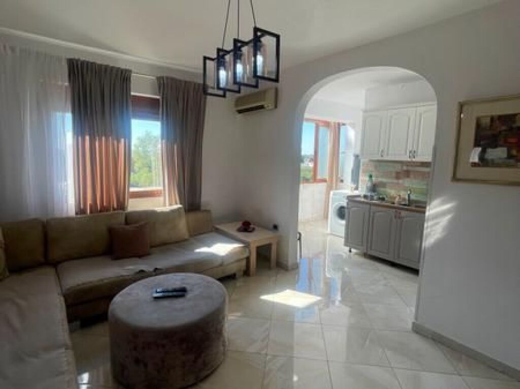 In vendita, Appartamento 1+1, Laprakë, Tirane