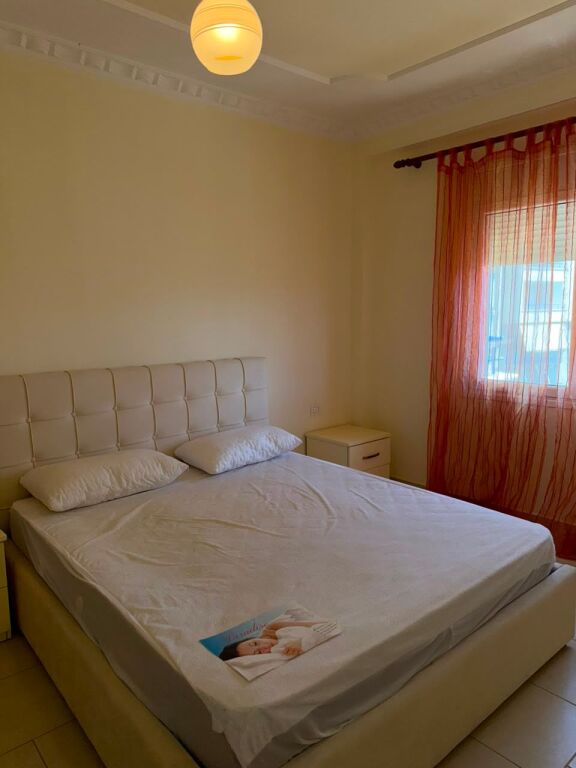 Apartament me qera