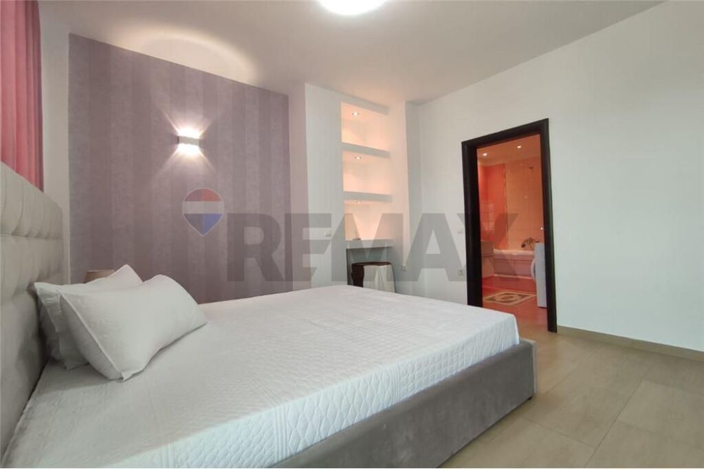 Duplex 3+1 per qira tek Blloku i Ambasadave