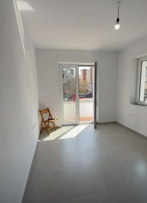 Locale commerciale in affitto a Mine Peza