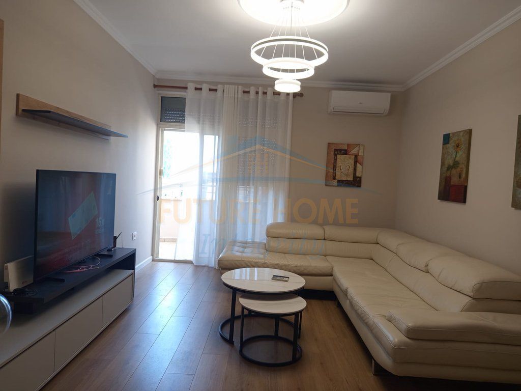 Rent, Apartment 1+1, 9 Floors, Tirana.