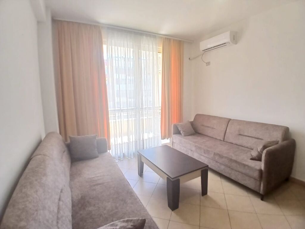 Appartamento 2+1+1 con Balcone in Affitto