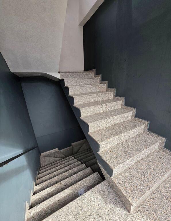COMMERCIAL SPACE FOR RENT | LAPRAKË, LORD BYRON STREET
