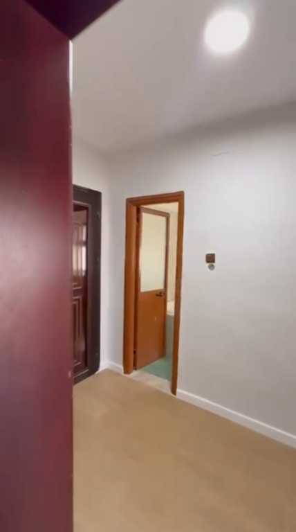 Shiter Apartament 1+1  Ali demi prane te kryegjyshata  !
