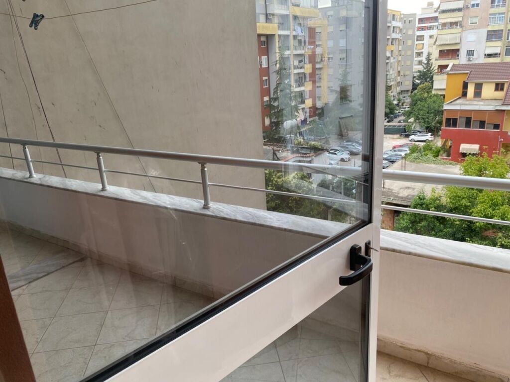 📣Qera  🏡 Apartament 2+1  📍Astir, Rruga Loni Ligori
