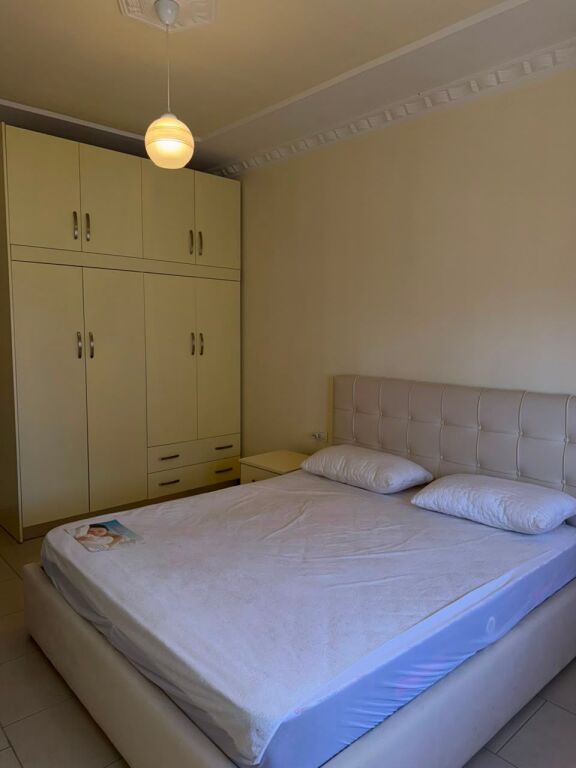 Apartament me qera