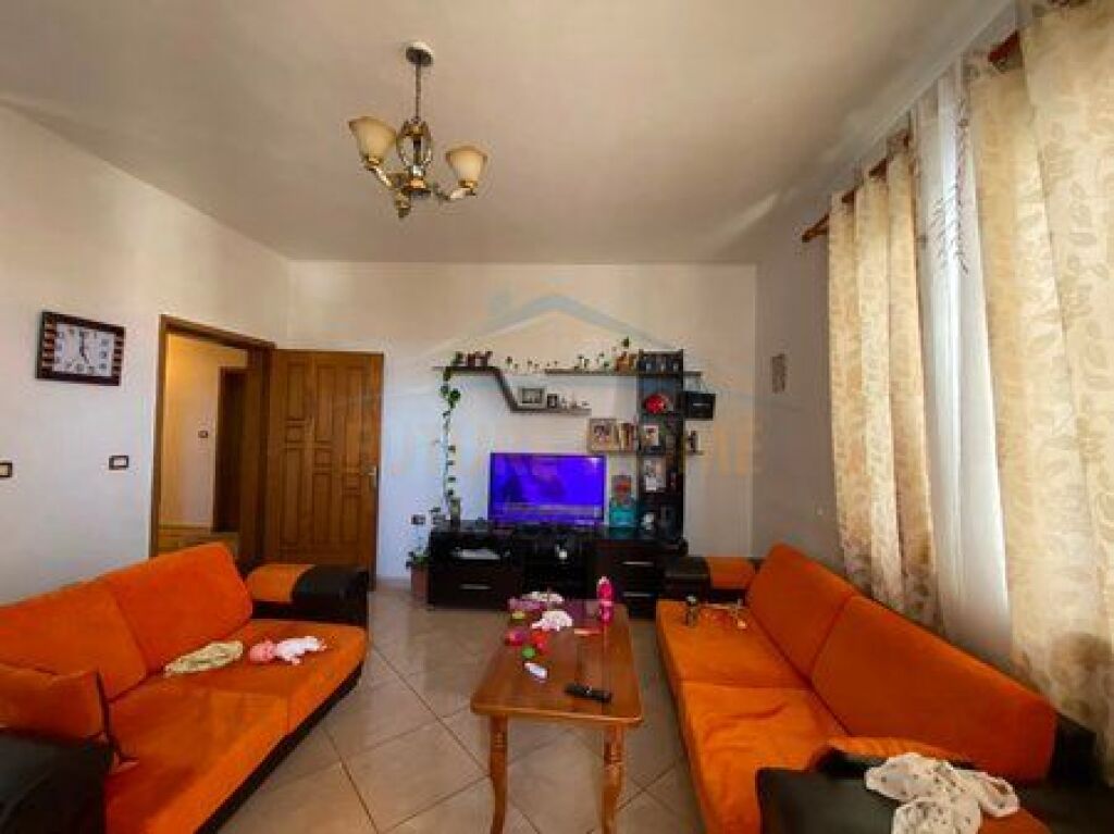 Shitet, Shtëpi Private, Sauk, Tiranë.