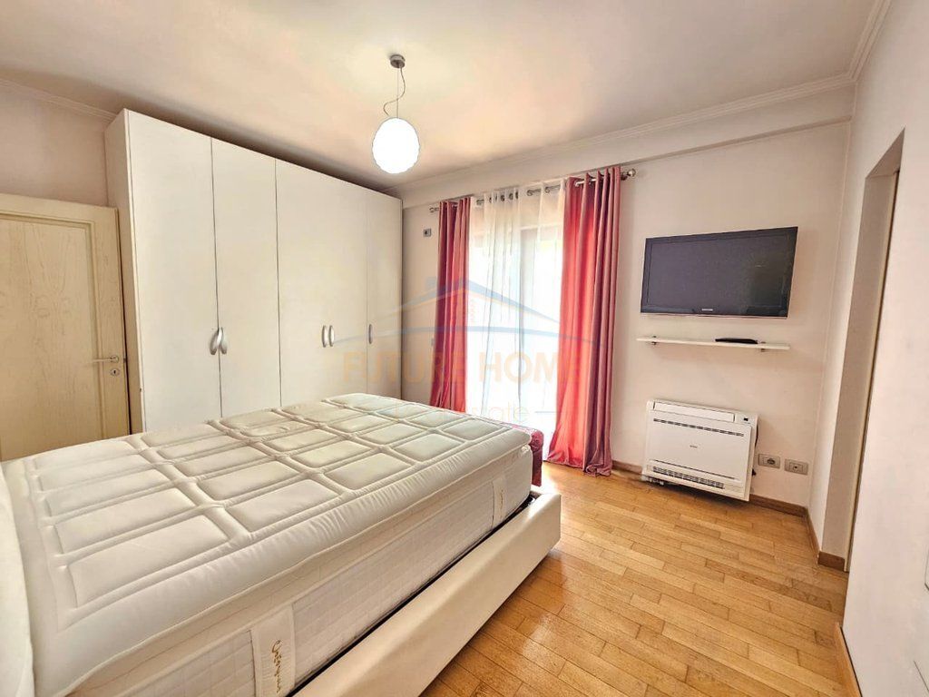 Shitet, Apartament 3+1+post parkimi, Myslym shyri, Tirane