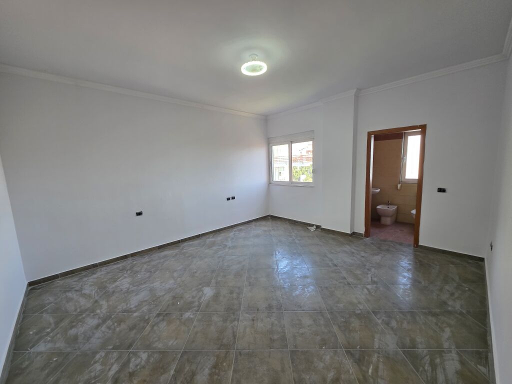 Fresk Shitet Apartament 3+1+2