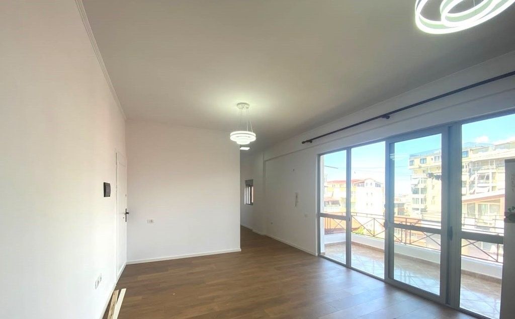 Shitet Apartament 1+1 , Kodra e Diellit