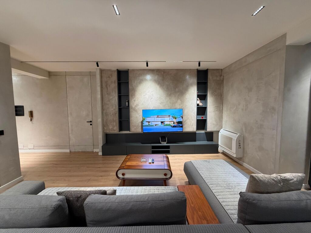 Apartament 1+1 per shitje tek Komuna e Parisit.