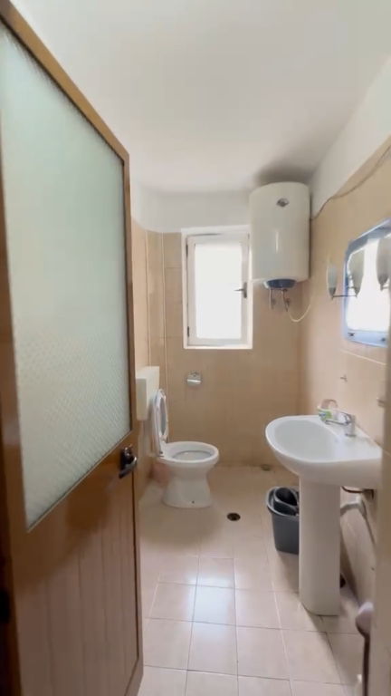 Apartament 1+1 per shitje Stacioni i Trenit Rruga Karl Gega !