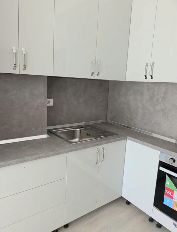 Appartamento 1+1+1 con Balcone in Affitto