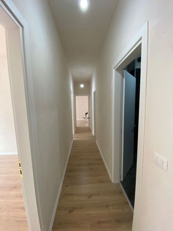 SHITET APARTAMENT 3+1+2+DEPO KOMUNA E PARISIT 375.000 EURO FH-83433
