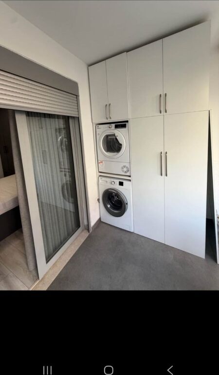 Shitet apartament 1+1 tek Liqeni Thate