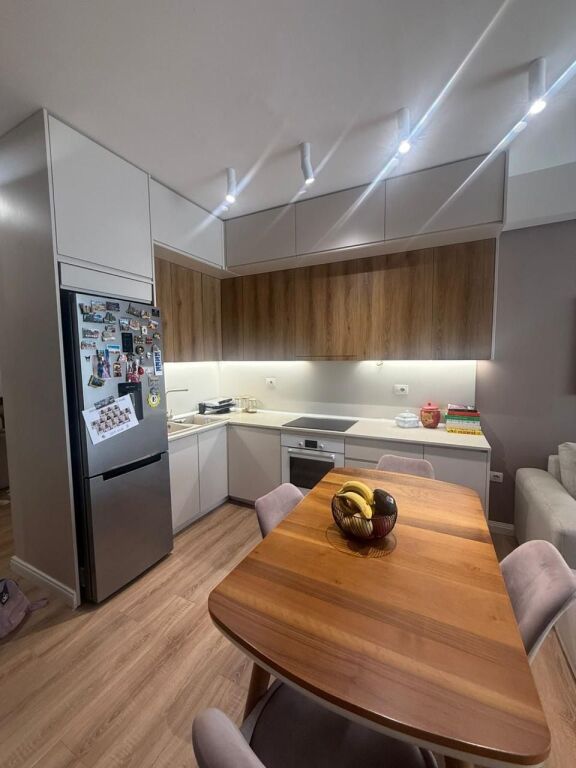 Affitto, Appartamento 2+1+2, Giardino Botanico, Tirana. 800 €