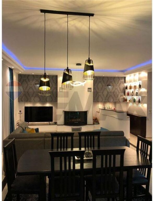 Duplex 3+1 per qira tek Blloku i Ambasadave