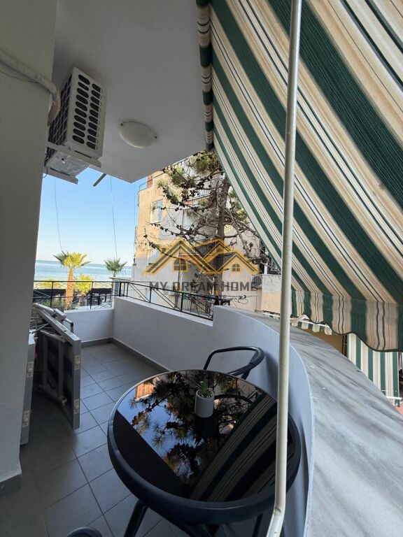 Appartamento in vendita a Shkembi i Kavajes con vista mare prima linea