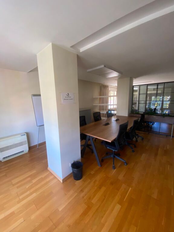 JEPET AMBIENT ZYRE ME QERA, BLLOKU