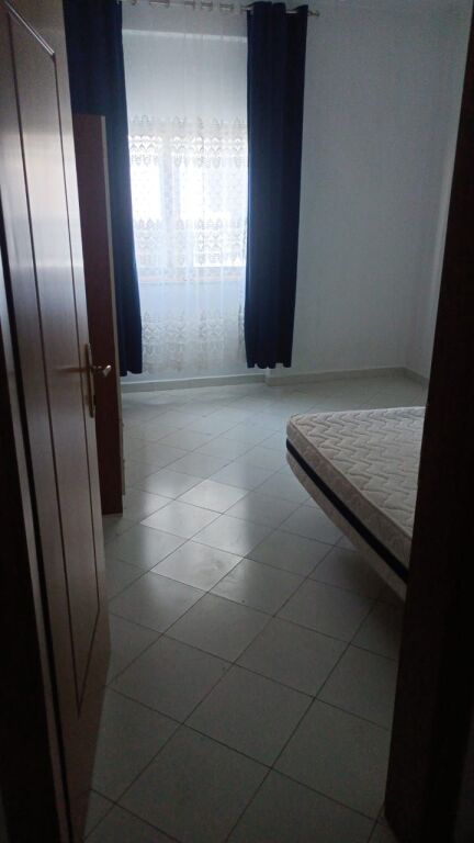 Jepet me qera apartament 52 meter katror