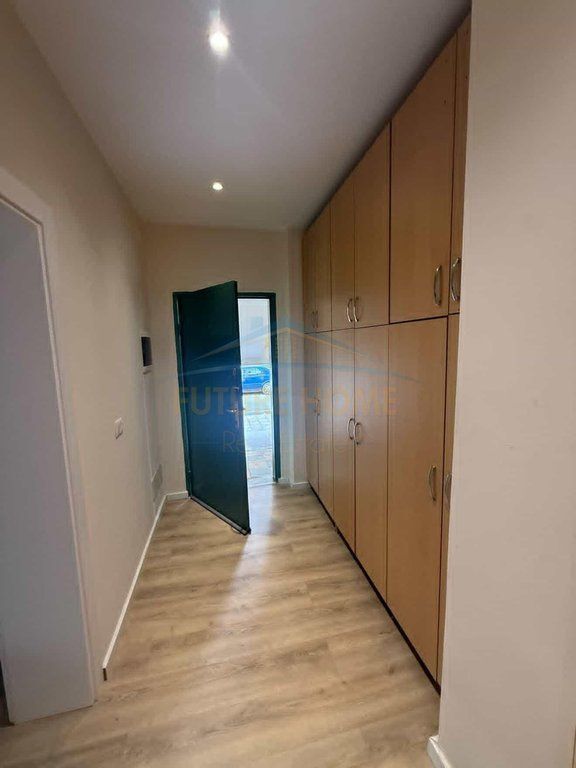 For sale, 1+1 Apartment Kombinat, Tirane. PARK68556