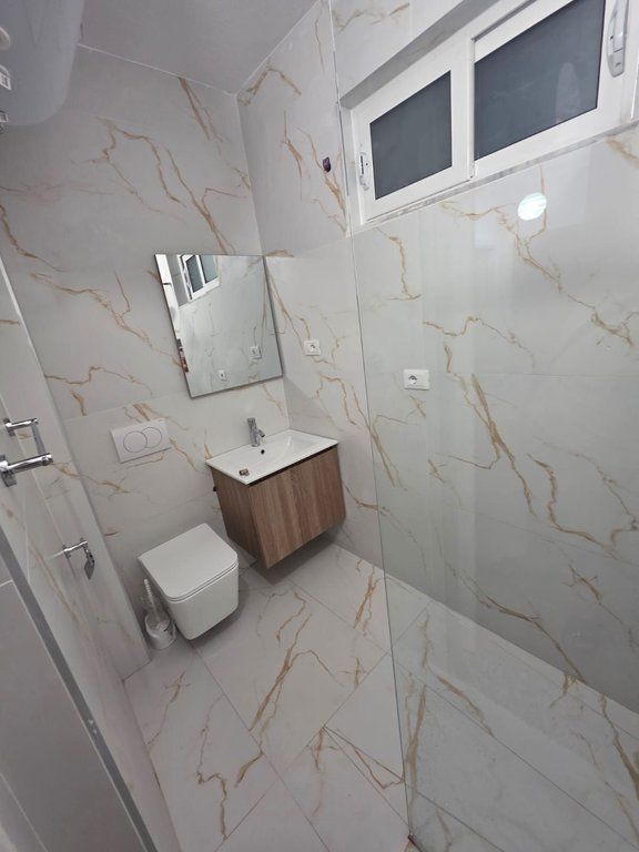 JAP ME QERA APARTAMENT 2+1 RRUGA 5 MAJ,TIRANE