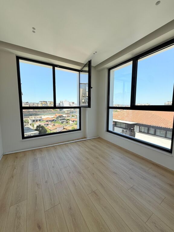 Apartament 2+1 + post parkimi per shitje tek rruga Jordan Misja
