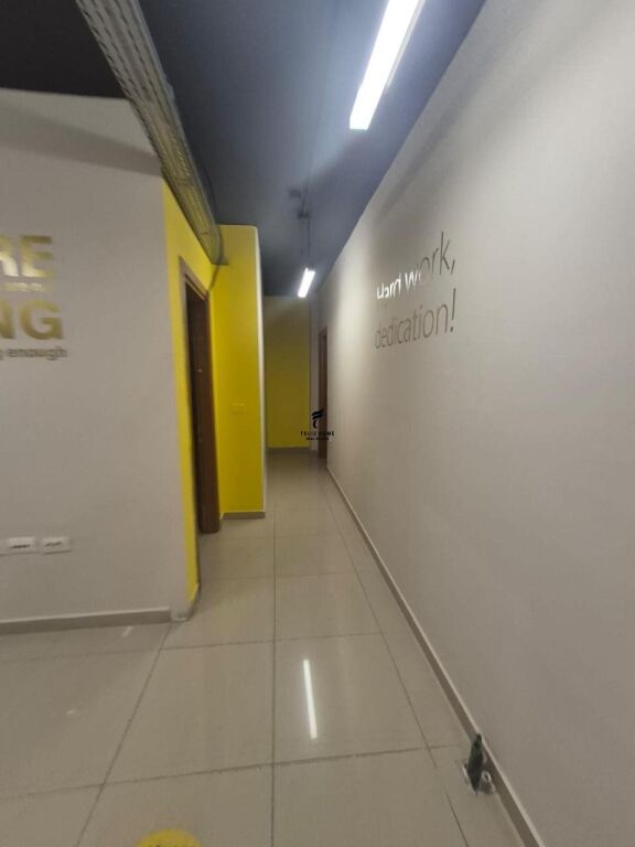 UFFICIO IN AFFITTO 258M2 SELVIA 230.000 LEKE FH-83357