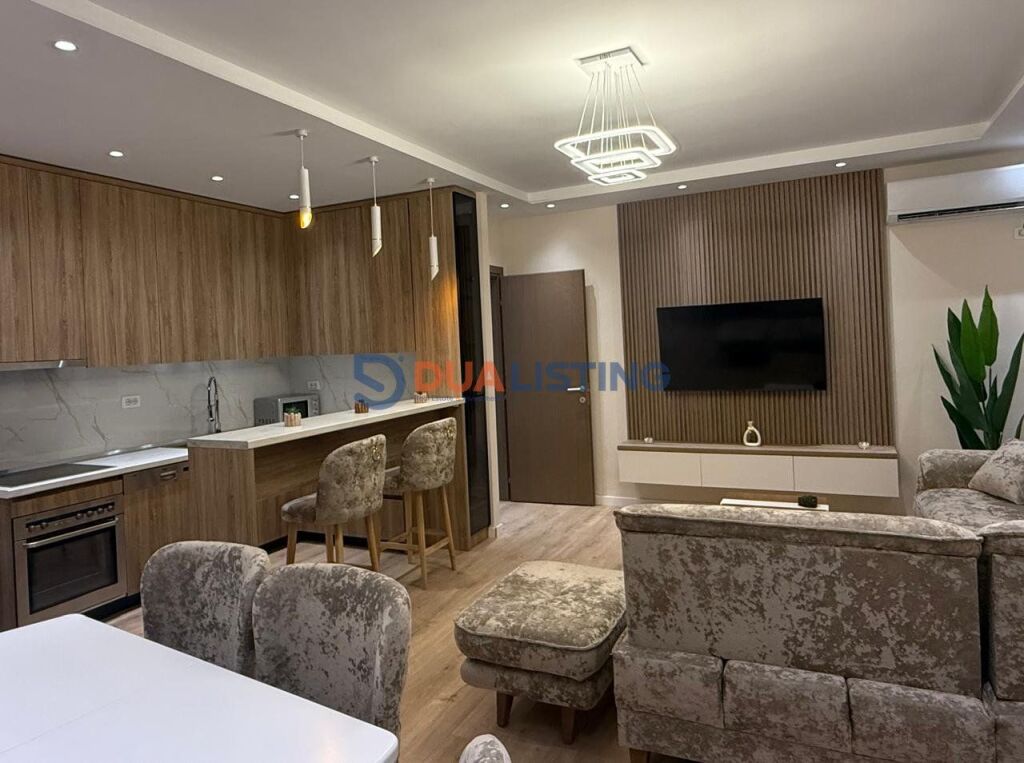In affitto appartamento 2+1+2 + posto auto, Lago Secco!