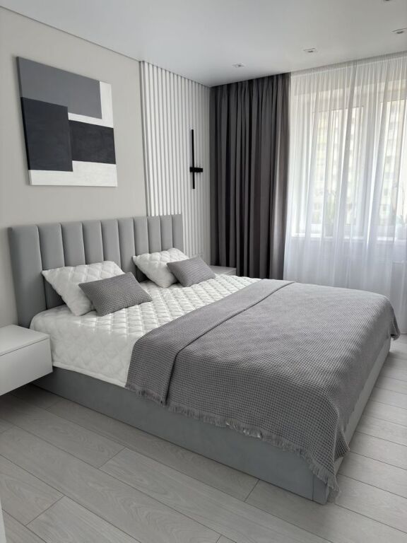 Bulevardi i Ri, jepet me qera apartament 2+1+2 plus parking,