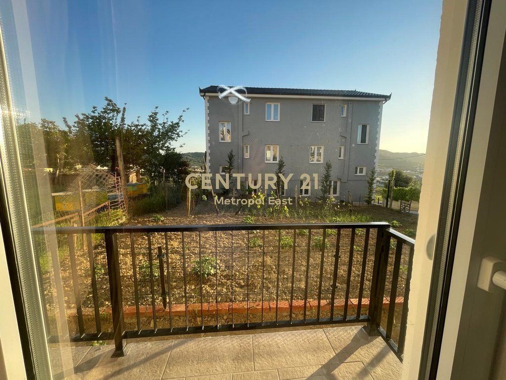2-STOREY VILLA FOR RENT IN THE LONDON AREA
