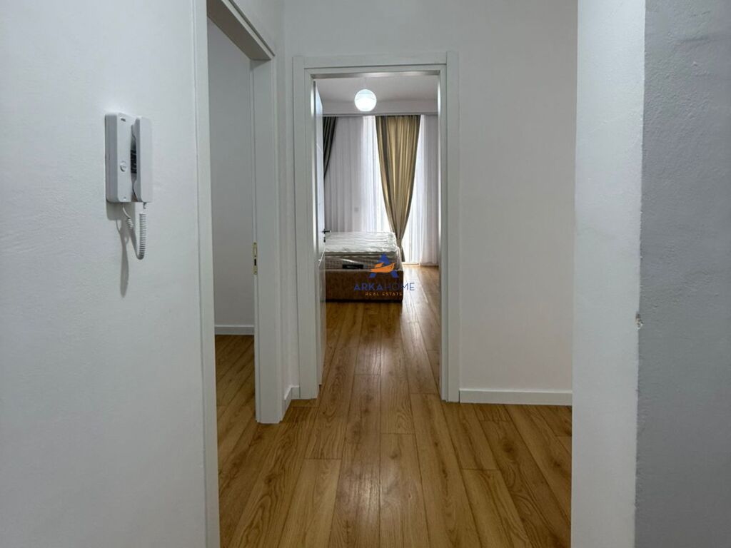 APARTMENT FOR RENT 2+1+VERANDA "UNAZA E RE" 600 EURO.