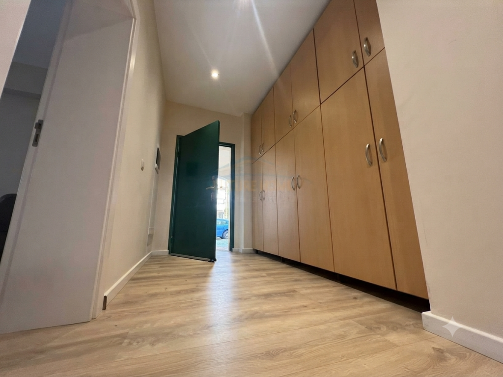 For sale, 1+1 Apartment Kombinat, Tirana.