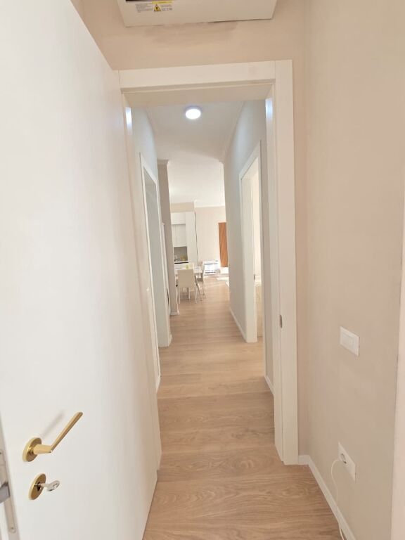 APARTAMENT PER QIRA 2+1+POST PARKIMI KOMPLEKSI DELIJORGJI
