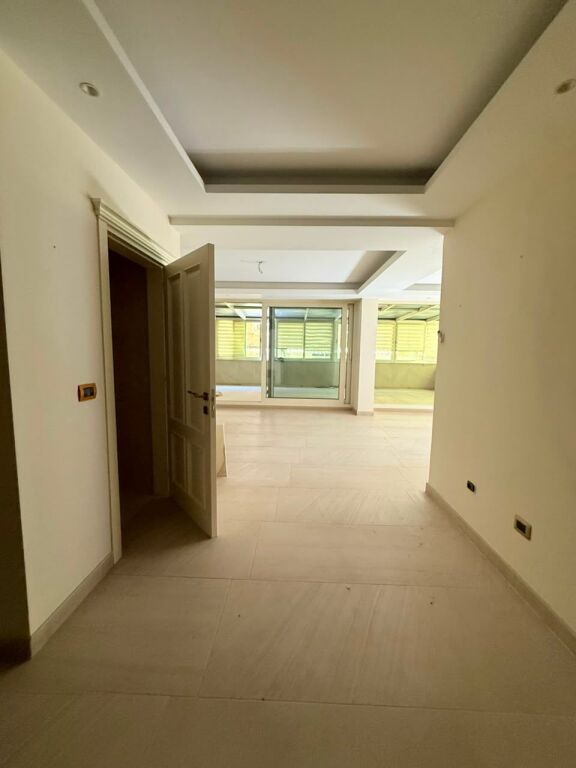 APARTAMENT PER SHITJE TEK SHALLVARET