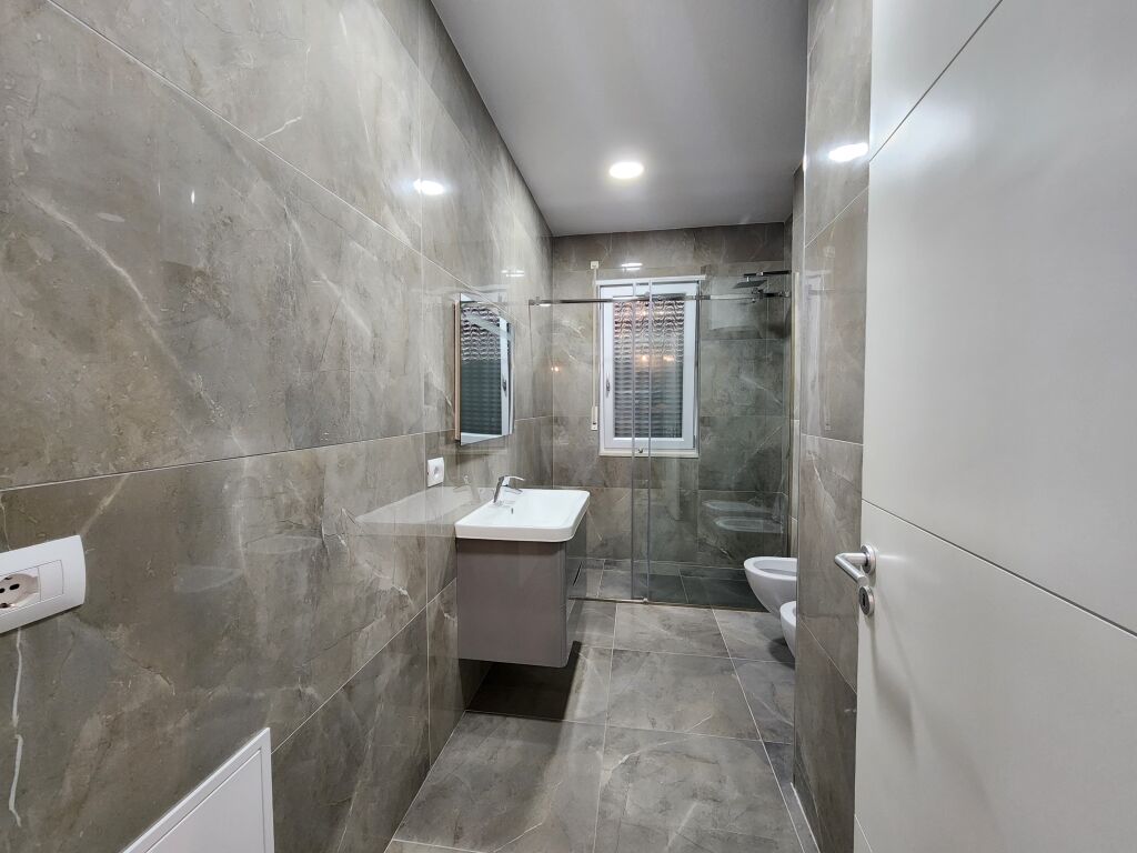 Apartament 2+1+2 me qera , Kopshti Botanik