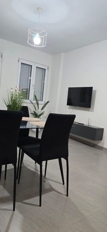 Apartment 1+1 for rent at Komuna e Parisit