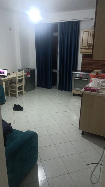 Jepet me qera apartament 52 meter katror