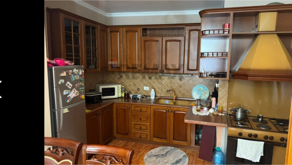 Apartament per shitje 2+1+2 tek Komune e Parisit