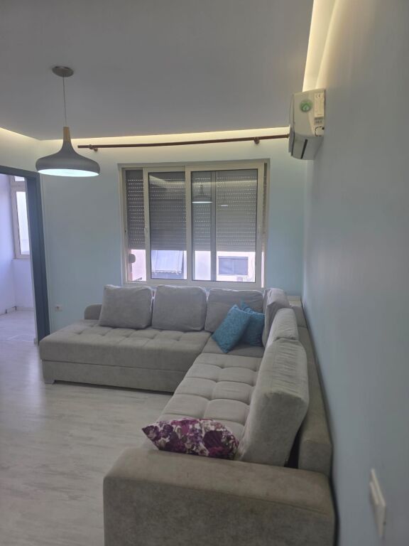 Jepet apartament 2+1 me qira ne Yzberisht .